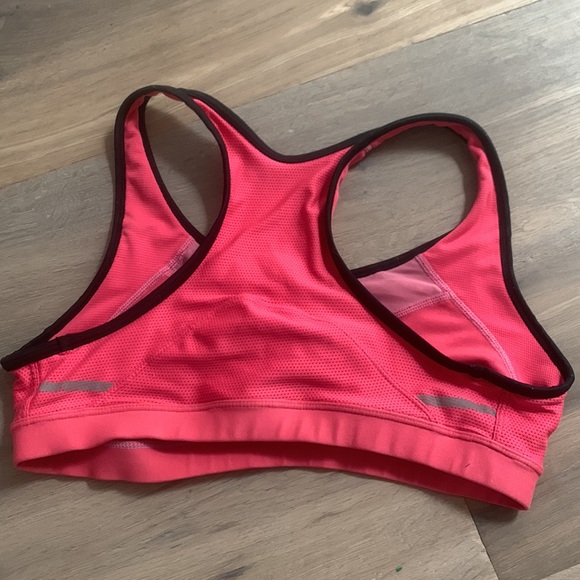Nike sports bra - Picture 2 of 4